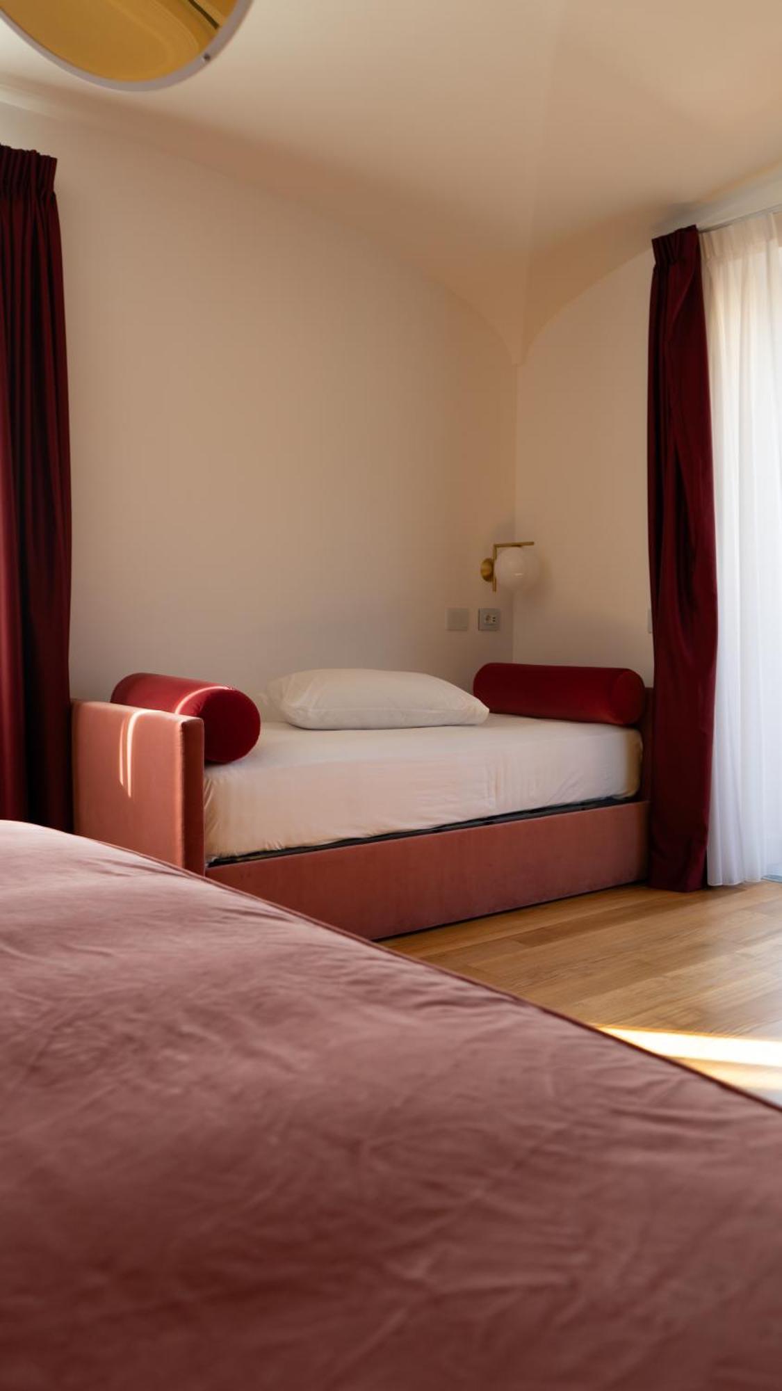 Palazzo Martinelli Hotel ซอร์เรนโต ภายนอก รูปภาพ