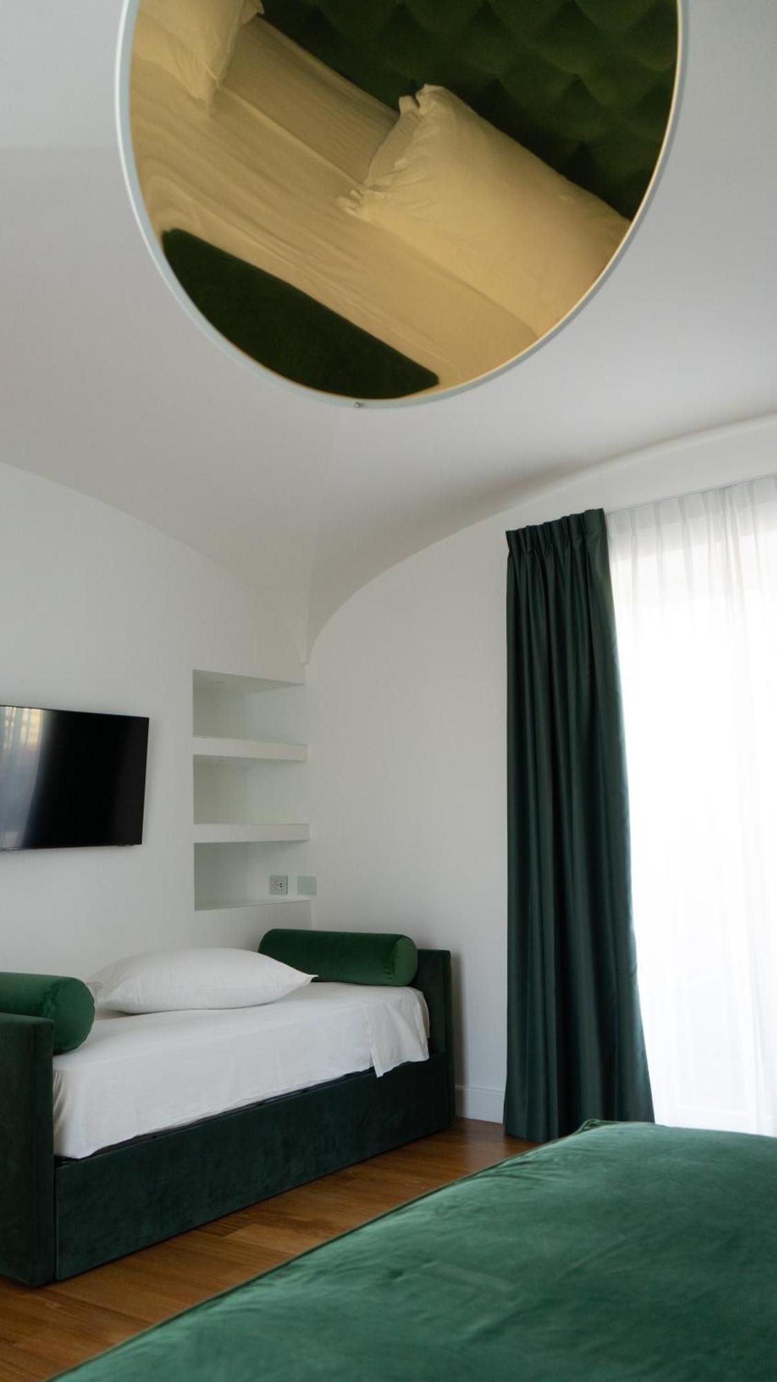 Palazzo Martinelli Hotel ซอร์เรนโต ภายนอก รูปภาพ