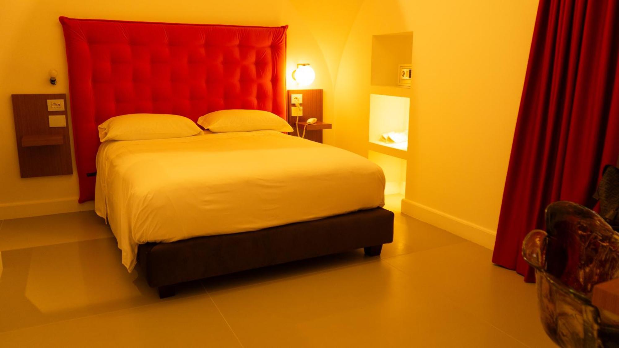Palazzo Martinelli Hotel ซอร์เรนโต ภายนอก รูปภาพ